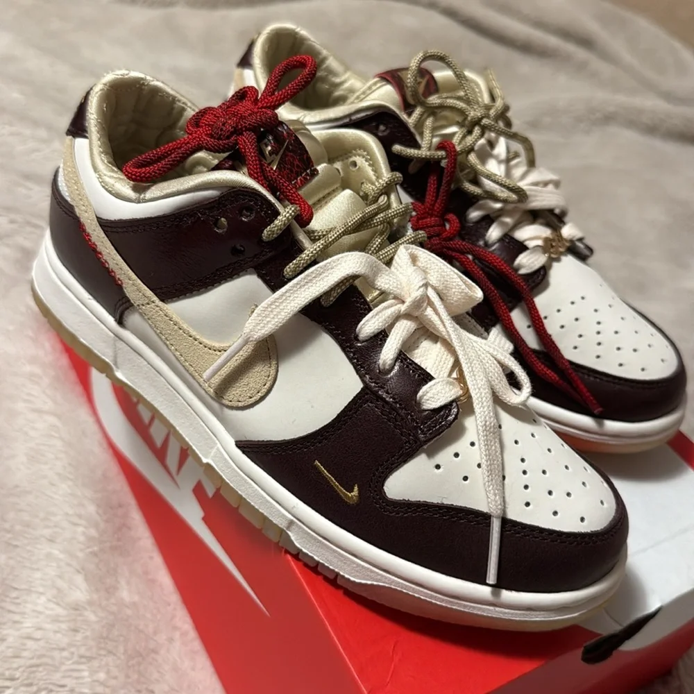 Nike Dunk Low LX - Picture 3 of 12